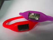 Reloj rojo/púrpura del podómetro del silicio del deporte con la pantalla del LCD para las muchachas/los muchachos