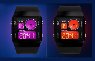 Tiempo dual del reloj análogo-digital unisex del paso acelerado con 5 contraluces de los colores