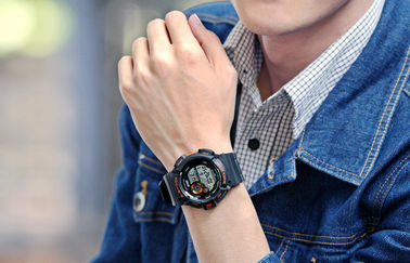 Reloj de Digitaces multifuncional de la pantalla del LCD del negro de la moda de los muchachos con el contraluz del EL