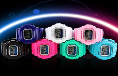Los ABS blancos del reloj de Digitaces de las señoras elegantes encajonan 12/24 horas de relojes