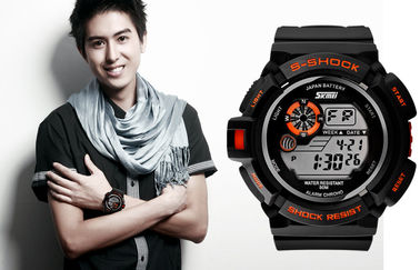 Reloj de Digitaces multifuncional de la pantalla negra del LCD del muchacho con la alarma diaria