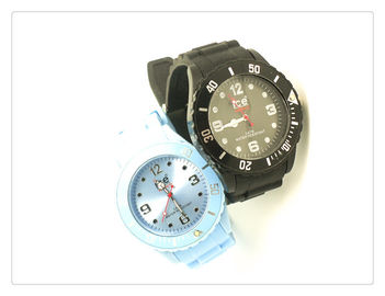 Reloj del silicón de la muñeca de la moda
