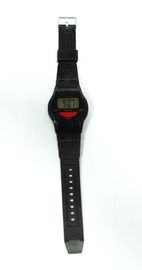 El EL del reloj del dígito de la voz que habla humana hace excursionismo el reloj por hora del carillón para el varón