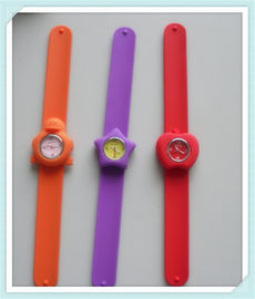 Reloj vendedor caliente de Pat Pat de los niños del silicón
