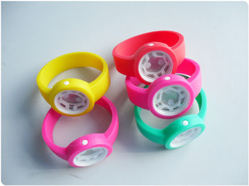 Reloj electrónico de la pulsera de Digitaces del silicón del estilo de la moda