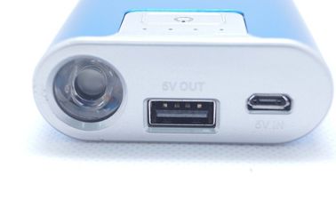 Banco portátil 6600mAh del poder del metal USB de la cámara digital con la antorcha del LED