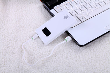 el banco portátil del poder 5000mAh para los dispositivos móviles con la exhibición 5V 2.1A del Lcd hizo salir DC