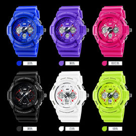 Reloj análogo-digital al aire libre