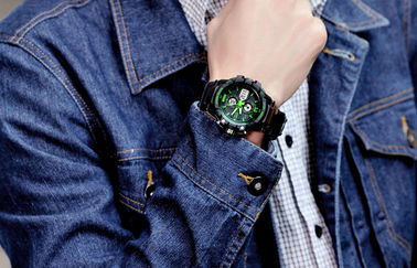 Reloj análogo-digital de la zona horaria dual del hombre del OEM con el carillón por hora
