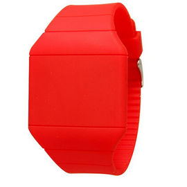 Reloj rojo del silicón ultra fino LED Digital, haciendo publicidad de la señora reloj