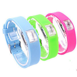 Reloj verde de encargo Digital de la moda de la banda LED del silicón con la batería cambiable