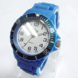 Hielo blanco azul clásico los 43MM del reloj del cuarzo del silicón de los hombres del dial ninguna fecha