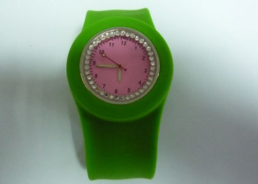 Relojes de pulsera de OEM cuatro impresión Color Rhinestone Slap silicona para jóvenes